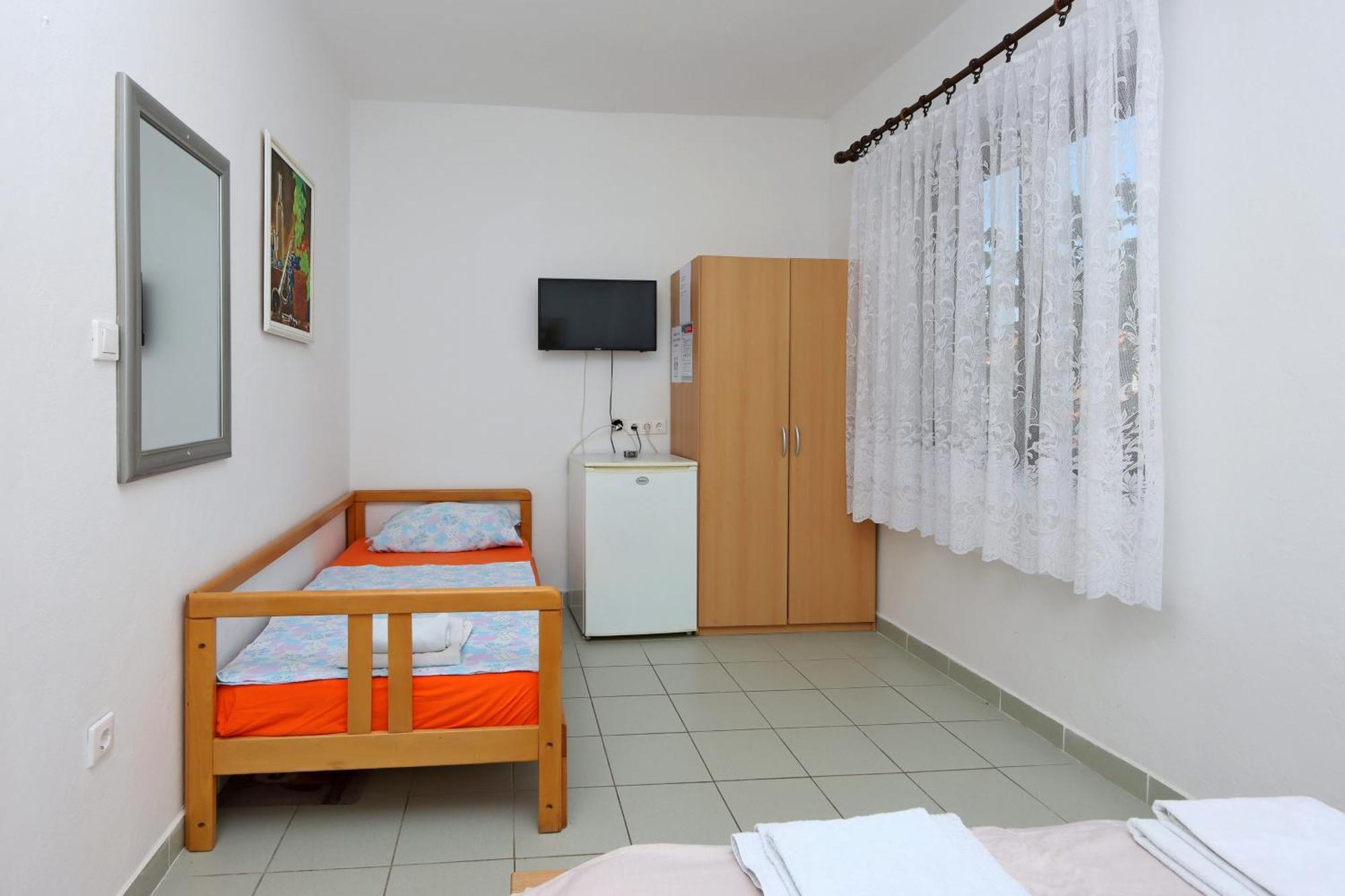Apartments And Rooms With Parking Space Selce, Crikvenica - 2362 Phòng bức ảnh